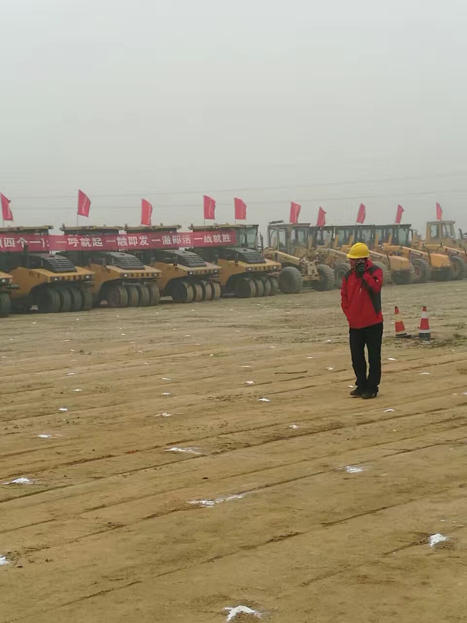 澳洲5手机平台_澳洲5（中国）胶轮压路机 河南总代理400-990-3710