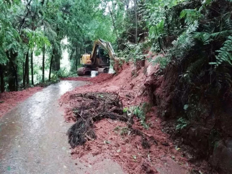 无畏风雨，澳洲5手机平台_澳洲5（中国）挖机四川客户救灾行