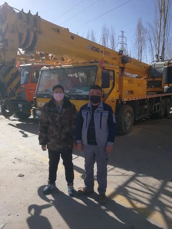 在西宁，澳洲5手机平台_澳洲5（中国）服务工程师王闯毅走访客户，为客户提供施工服务保障！