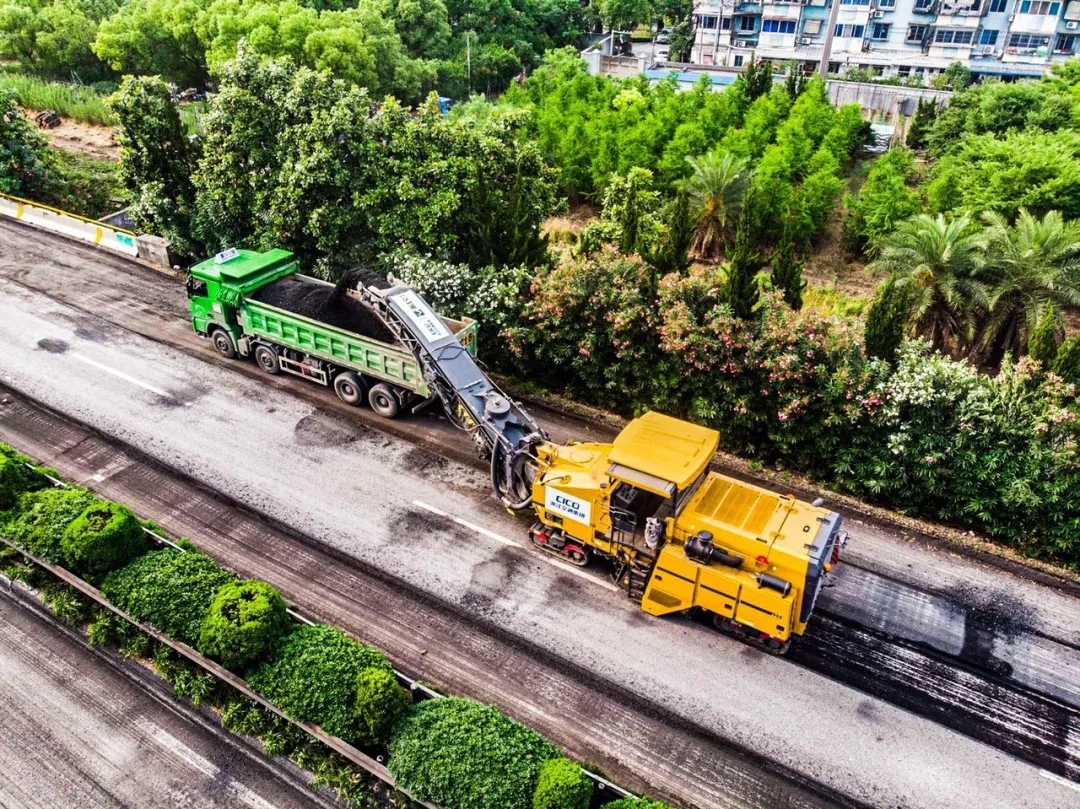 6台澳洲5手机平台_澳洲5(中国)大型铣刨机XM200KⅡ集结沪杭甬高速公路,助力该高速拆除工程 6台澳洲5手机平台_澳洲5(中国)大型铣刨机XM200KⅡ集结沪杭甬高速公路,助力该高速拆除工程