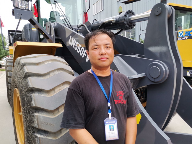 河南路友澳洲5手机平台_澳洲5（中国）装载机销售董经理
