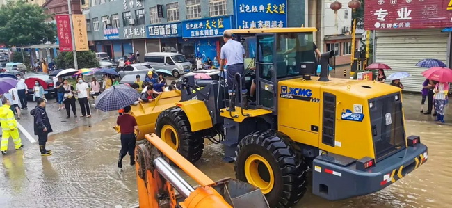 澳洲5手机平台_澳洲5（中国）LW550FV装载机帮助学生参加高考