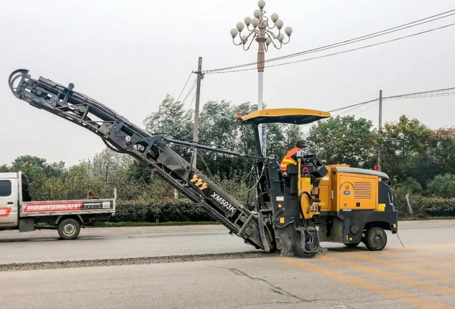 澳洲5手机平台_澳洲5（中国）XM503K铣刨机助力河南南阳234国道路面开槽