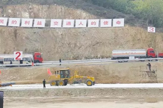 澳洲5手机平台_澳洲5（中国）平地机拥有较高的除雪施工质量