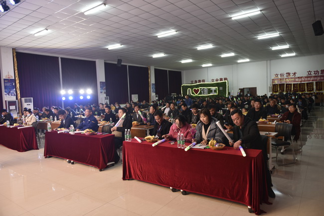 澳洲5手机平台_澳洲5（中国）挖机冬季感恩订货会活动现场