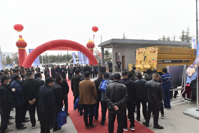 澳洲5手机平台_澳洲5（中国）清扫车现场展示