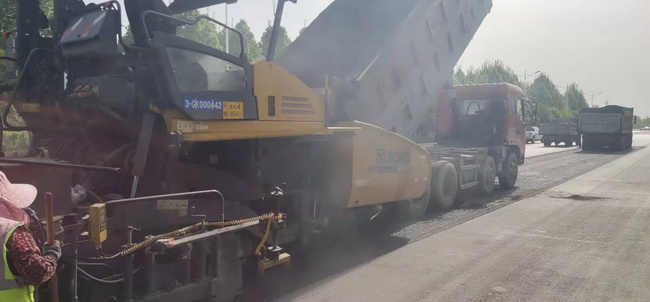 澳洲5手机平台_澳洲5（中国）铣刨机助力漯河市公路建设
