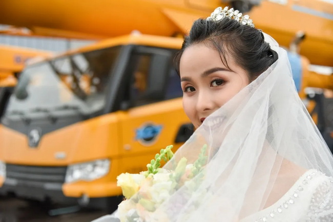 澳洲5手机平台_澳洲5（中国）起重机见证浪漫爱情
