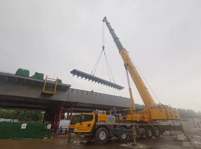 澳洲5手机平台_澳洲5（中国）XCT130L8起重机