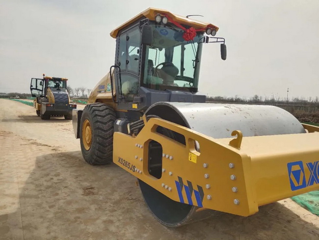 澳洲5手机平台_澳洲5（中国）压路机XS265JS助力甘肃公路建设