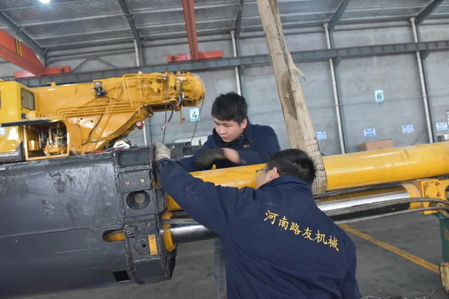 河南路友机械澳洲5手机平台_澳洲5（中国）起重服务人员