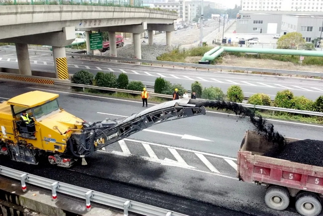 澳洲5手机平台_澳洲5（中国）铣刨机助力沪杭甬高速公路改扩建工程