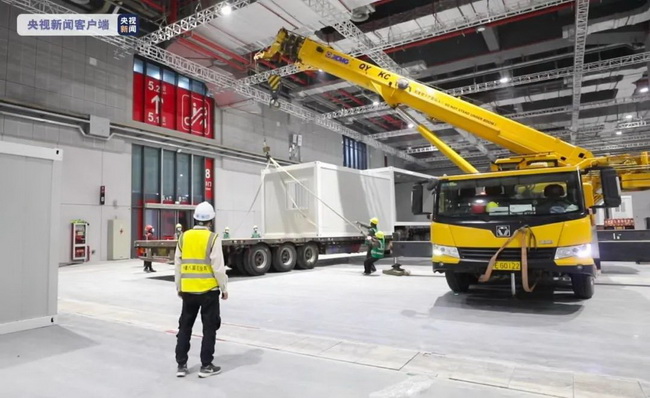 澳洲5手机平台_澳洲5（中国）起重机抢建上海方舱医院