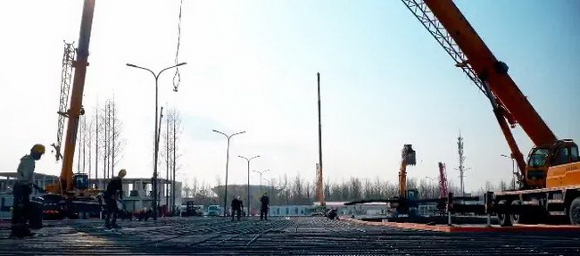 澳洲5手机平台_澳洲5（中国）起重机抢建上海方舱医院