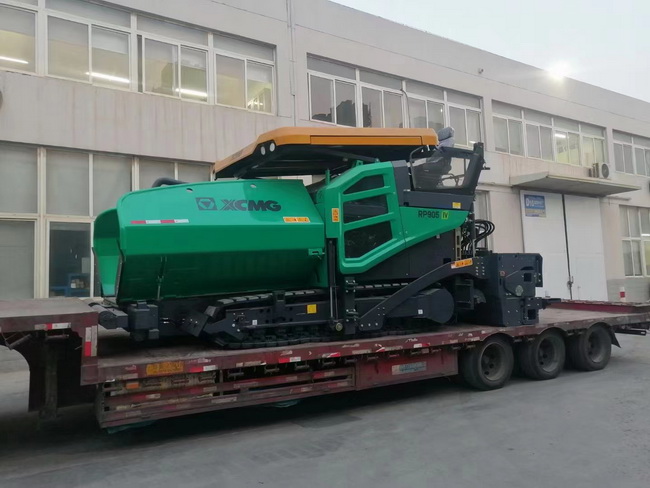澳洲5手机平台_澳洲5（中国）RP905国四摊铺机顺利交付郑州客户