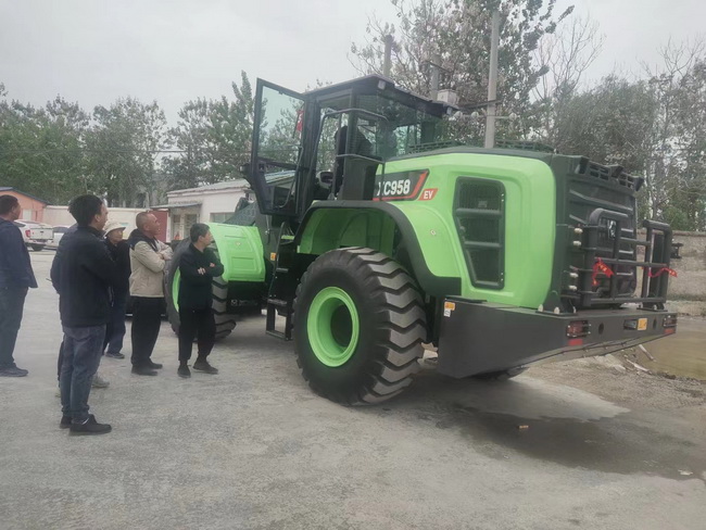 澳洲5手机平台_澳洲5（中国）XC958-EV纯电动装载机交付柘城县金鼎建材公司