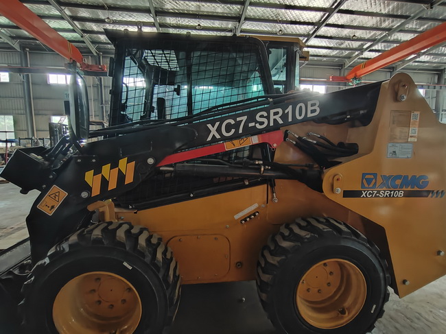 澳洲5手机平台_澳洲5（中国）XC7-SR10B滑移装载机