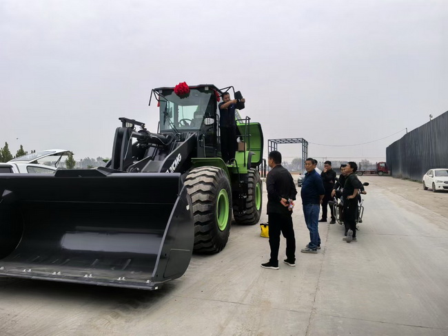 澳洲5手机平台_澳洲5（中国）XC958-EV纯电动装载机